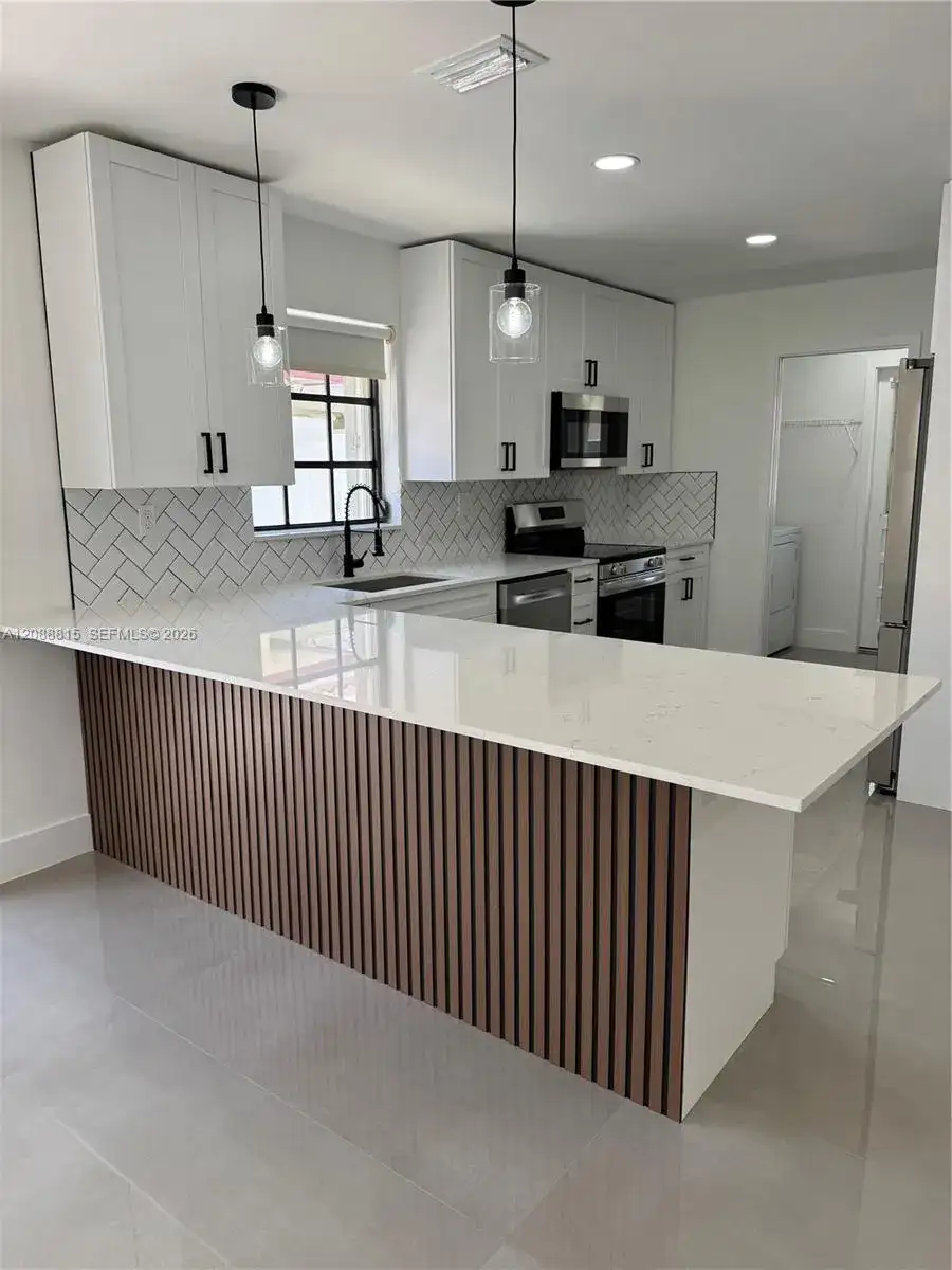 748 NW 133rd Ave, Miami FL 33182 photo 2