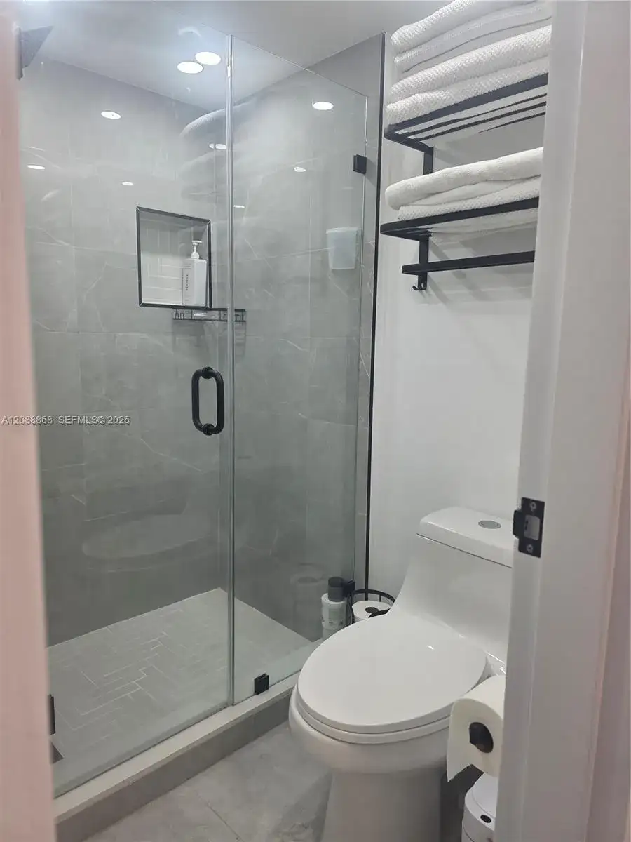 6446 E Miami Lakes Dr E, Miami Lakes FL 33014 photo 5