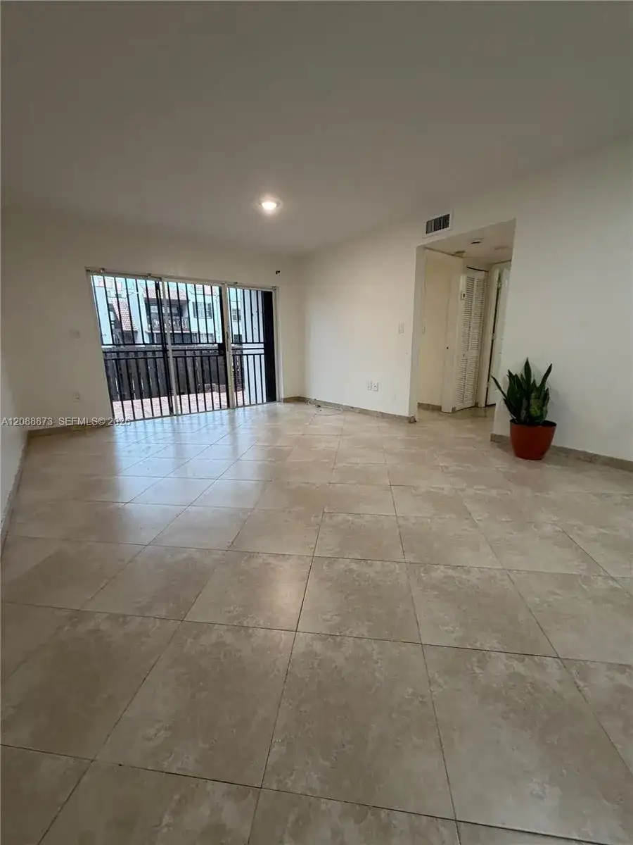 10115 NW 9th St Cir # 106, Miami FL 33172 photo 4