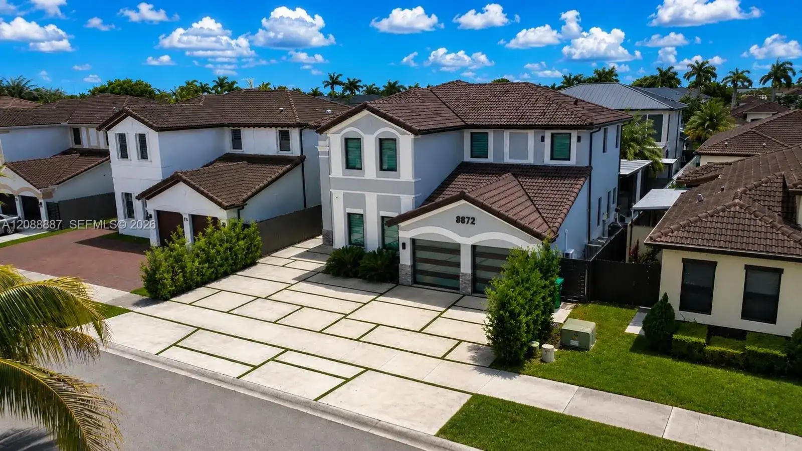 8872 NW 181st St, Hialeah Gardens FL 33018 photo 2