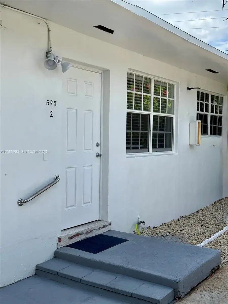 3050 NW 20th St # 2, Miami FL 33142 photo 2