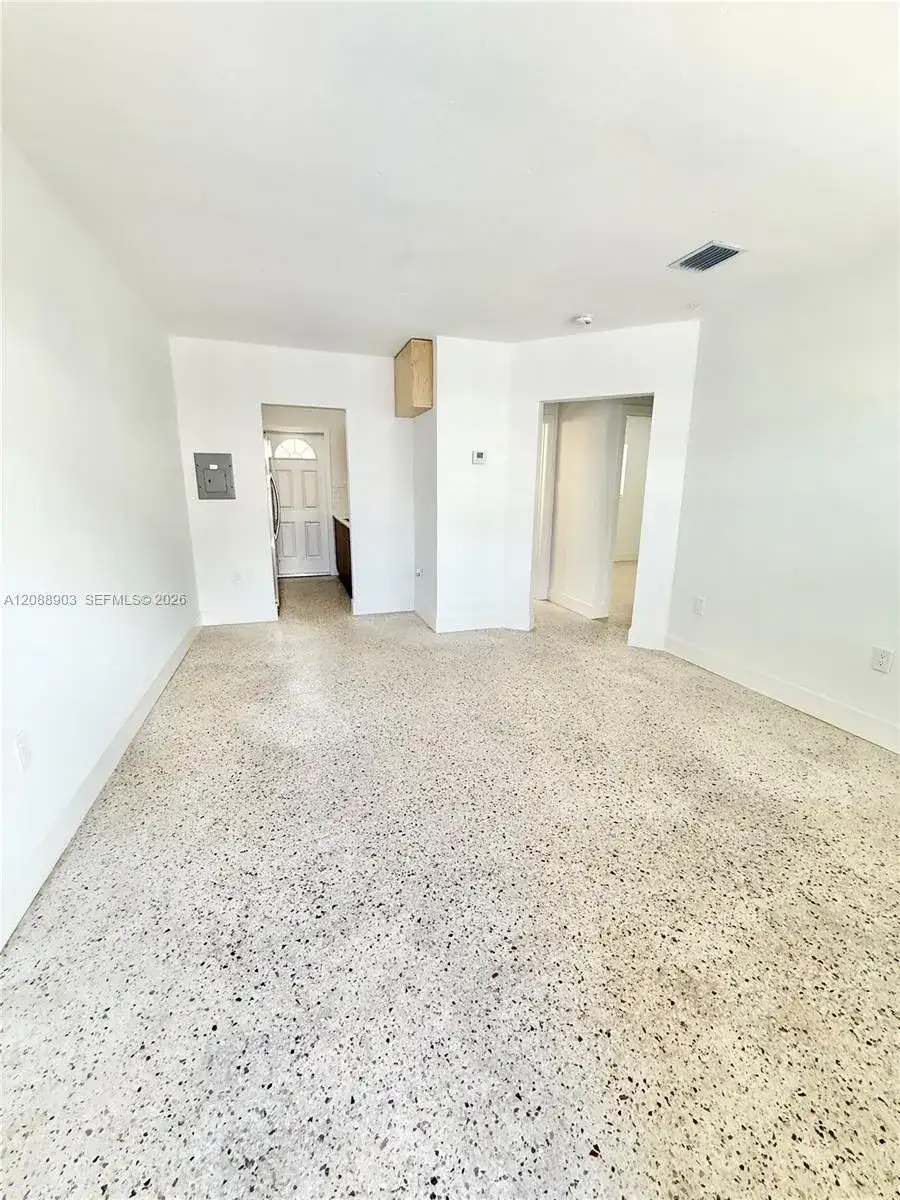 3050 NW 20th St # 2, Miami FL 33142 photo 4
