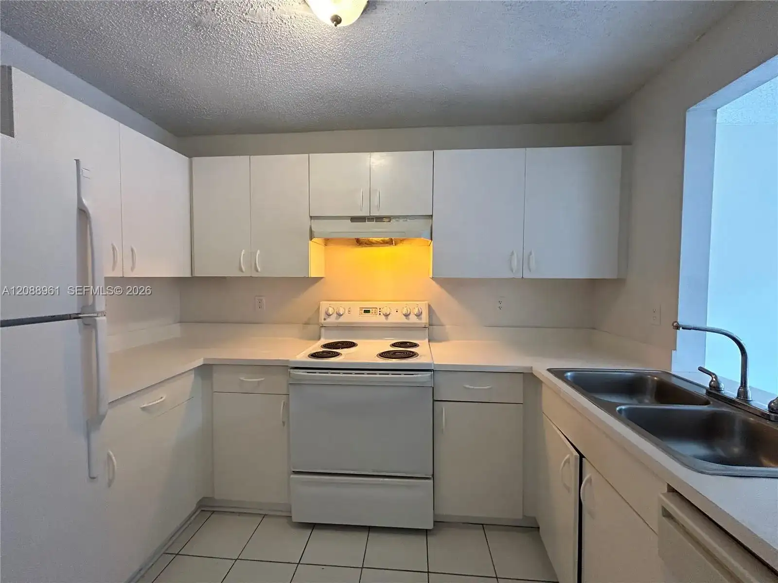 910 E Cypress Way E, Palm Springs FL 33406 photo 2