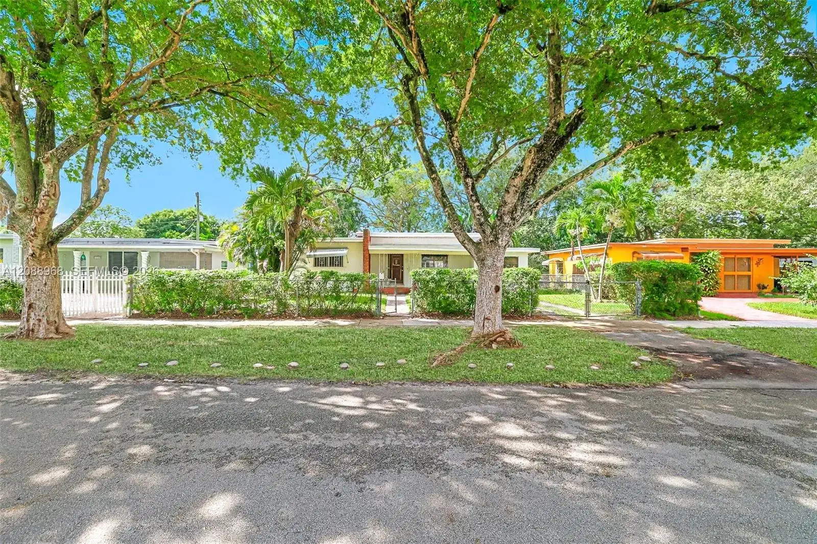 340 NW 128th St, North Miami FL 33168 photo 2