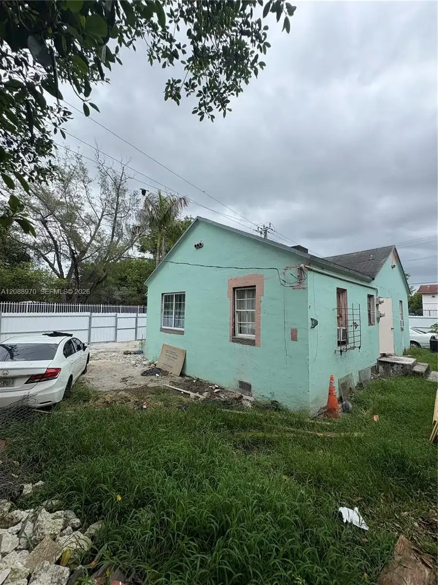 7812 NE Miami Ct, Miami FL 33138 photo 2