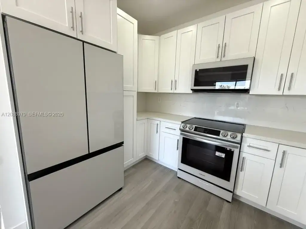 11462 NW 69th Ter, Doral FL 33178 photo 4