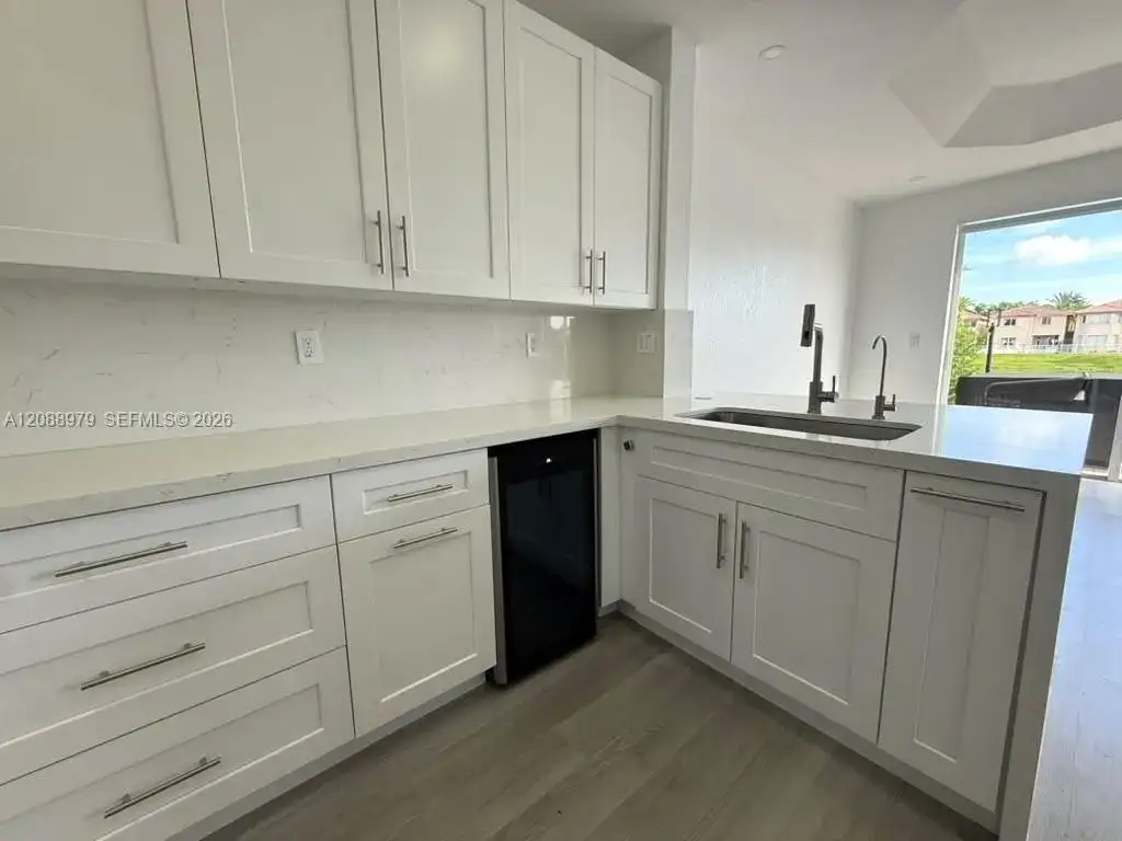 11462 NW 69th Ter, Doral FL 33178 photo 5