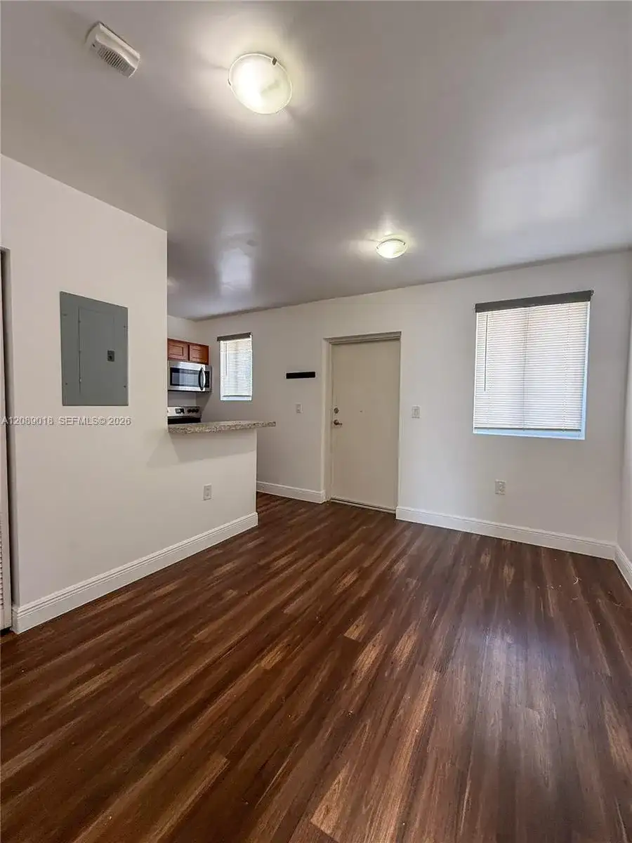 540 NW 7th St # 26, Miami FL 33136 photo 3