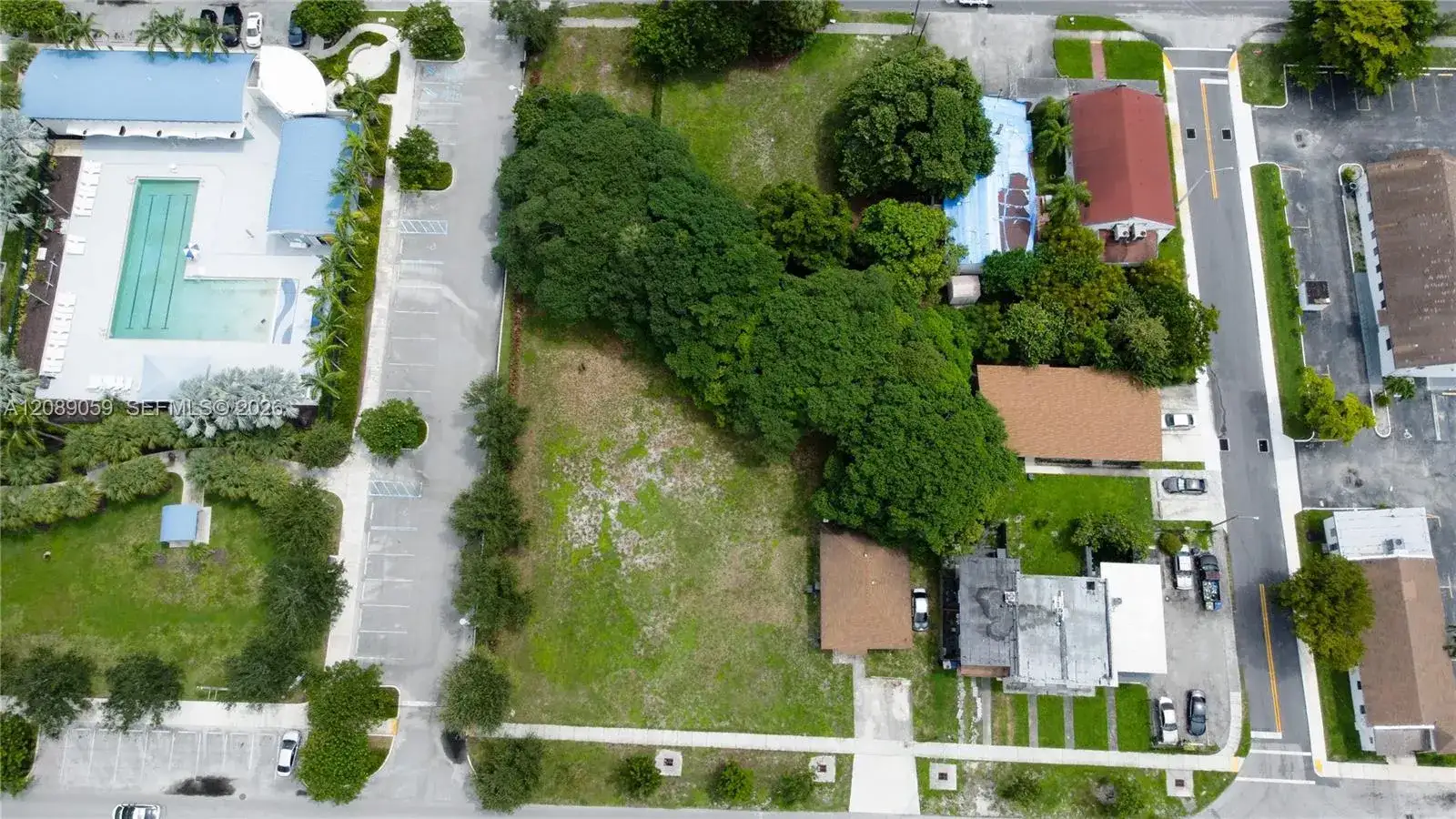 708 NW 2nd Ave, Hallandale Beach FL 33009 photo 4
