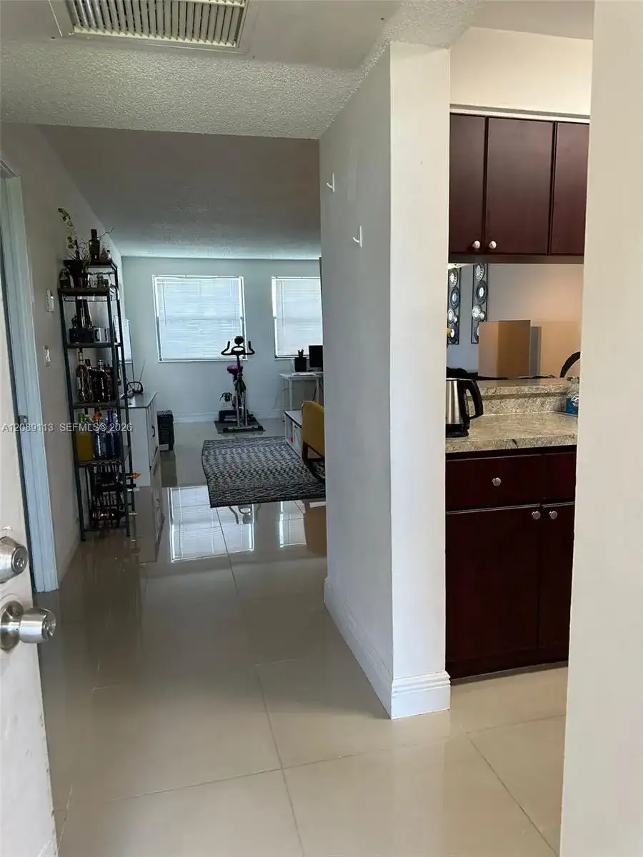 8100 Geneva Ct # 445, Doral FL 33166 photo 2