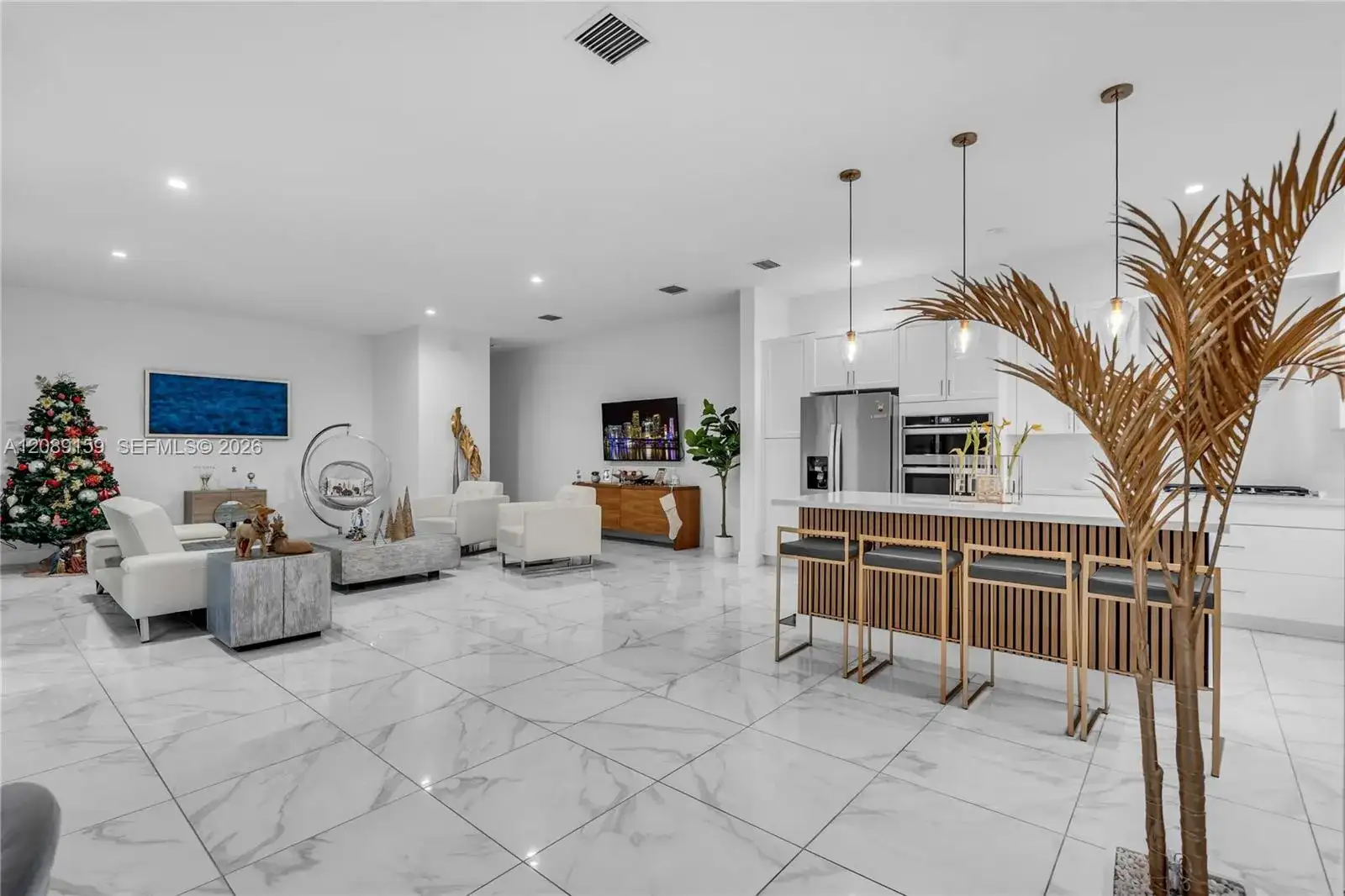 4363 NW 81st Ave, Doral FL 33166 photo 2