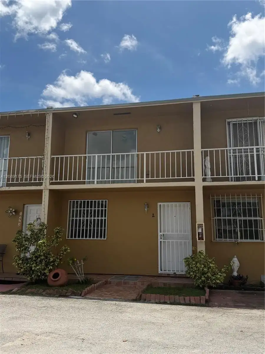 10962 SW 4th St # I2, Sweetwater FL 33174 photo 2