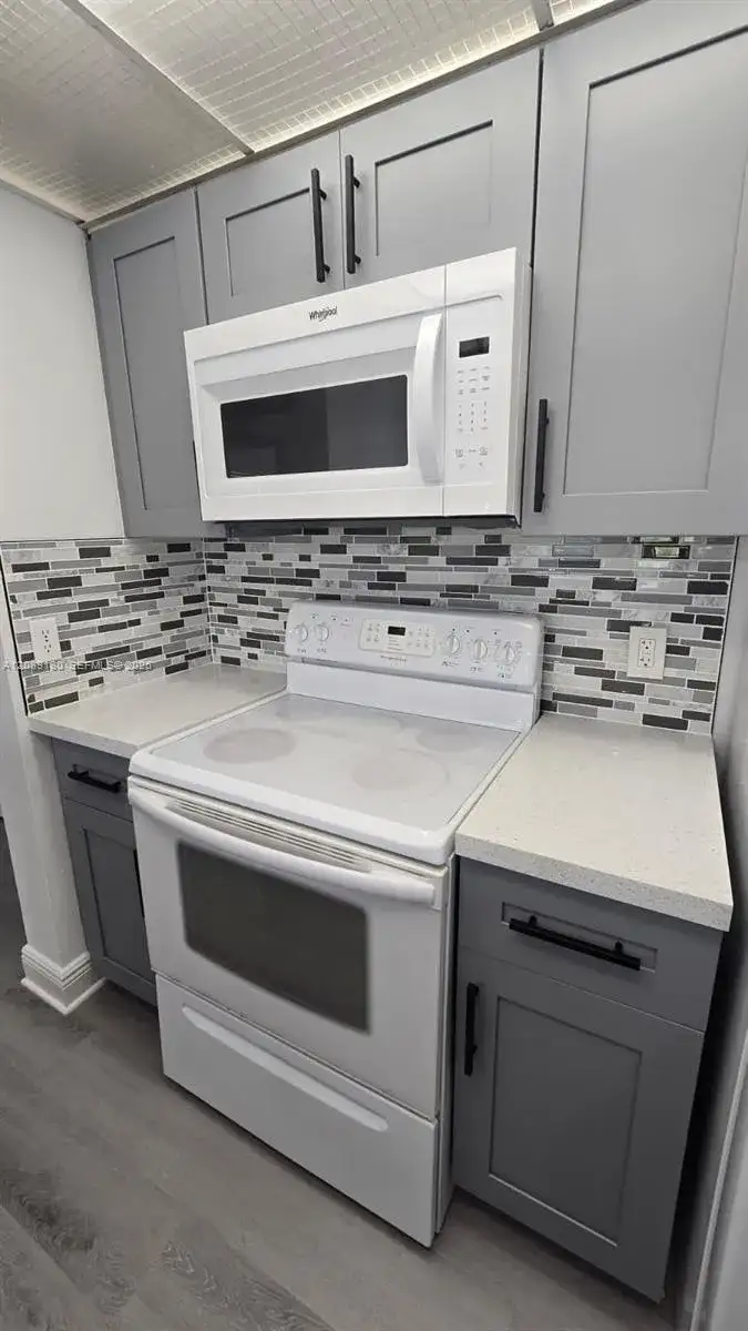 8180 Geneva Ct # 419, Doral FL 33166 photo 2
