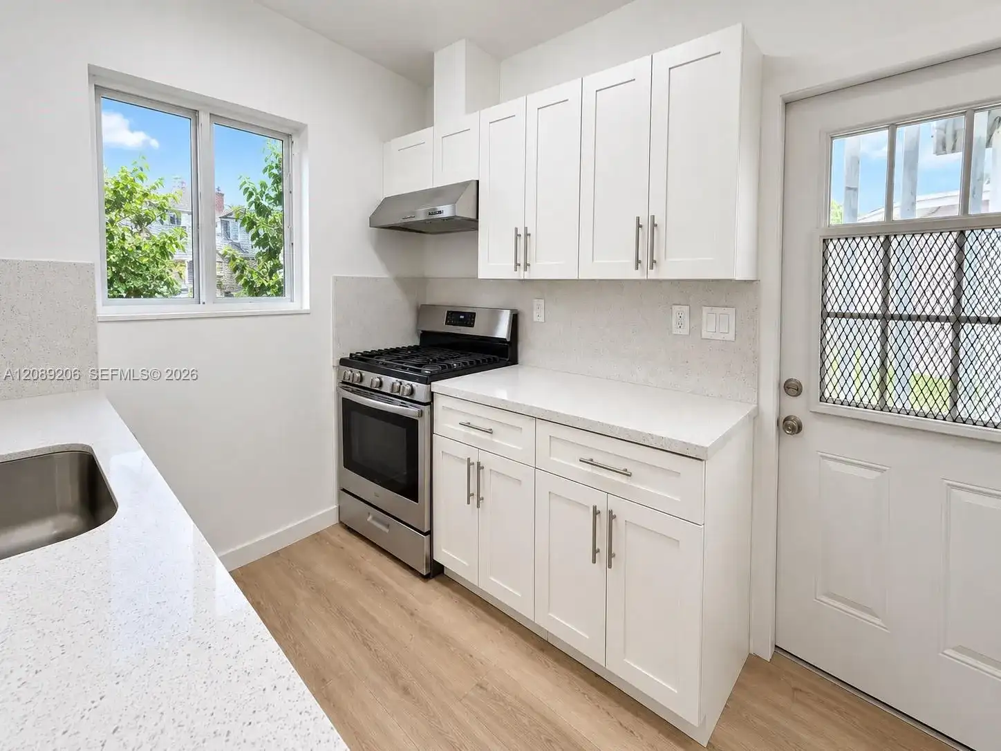 545 NW 29th Ave, Fort Lauderdale FL 33311 photo 4