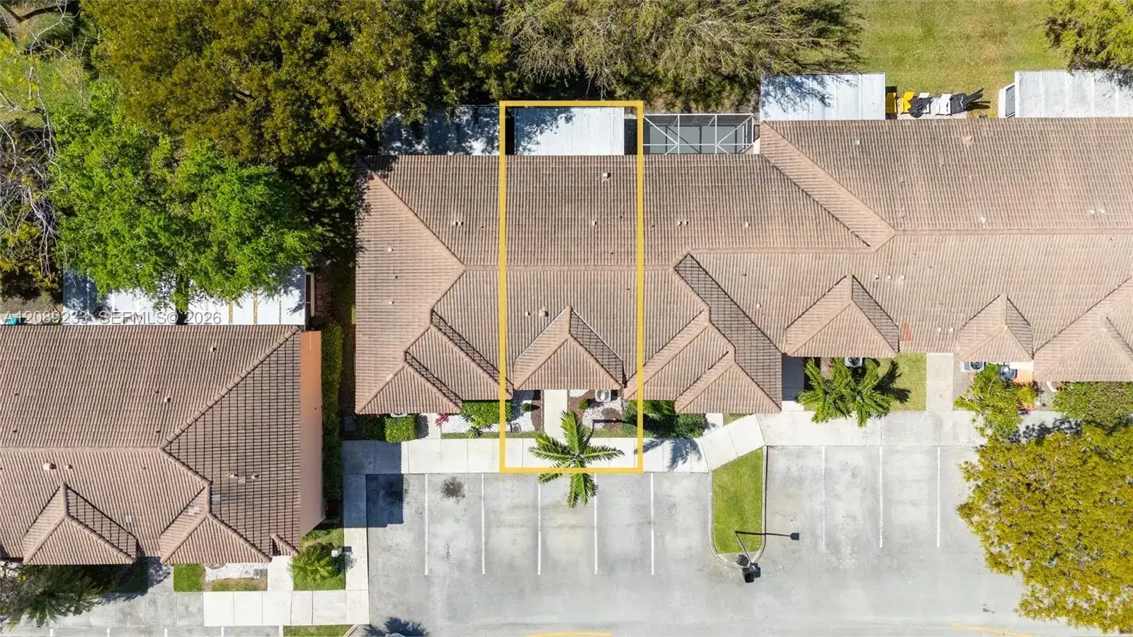 816 NW 208th Way, Pembroke Pines FL 33029 photo 2