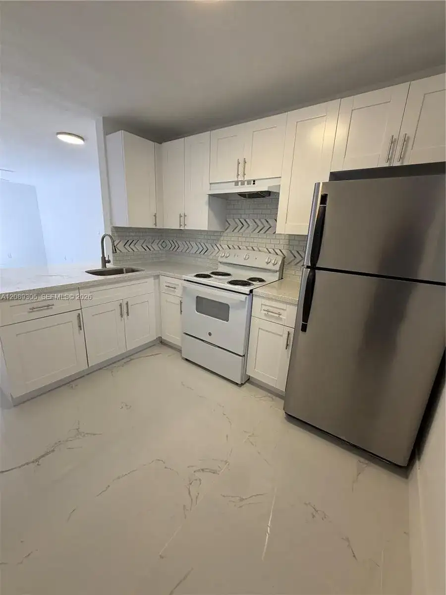 1653 NW 1st St # 1, Miami FL 33125 photo 3