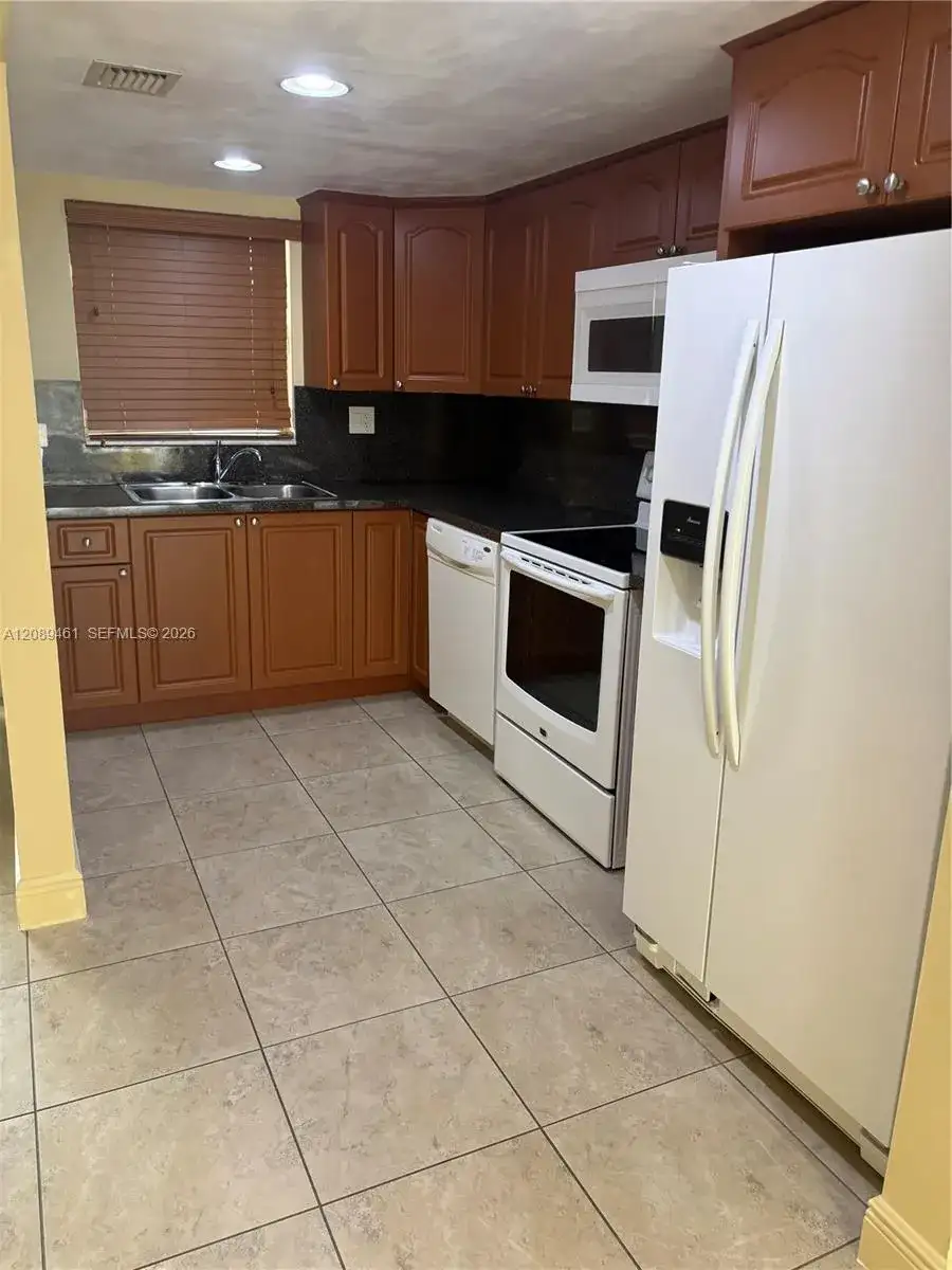 220 NW 87th Ave # K210, Miami FL 33172 photo 4