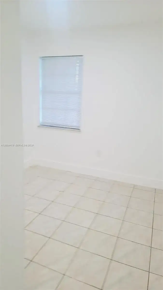 19225 NW 50 CT, Miami Gardens FL 33055 photo 4