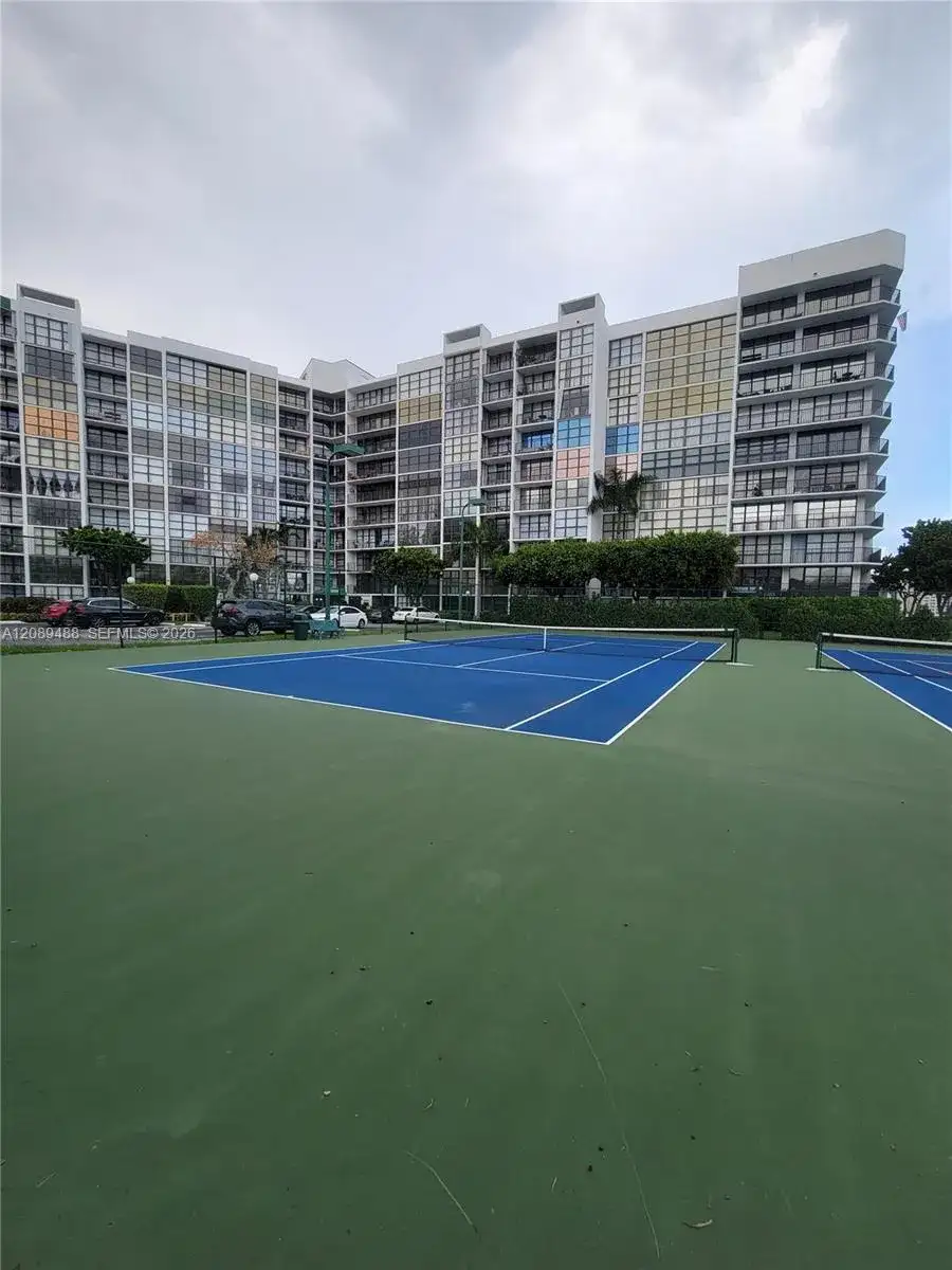 800 Parkview Dr # 309, Hallandale Beach FL 33009 photo 5