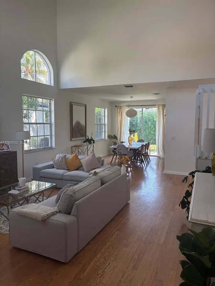 989 NW 156 AVE, Pembroke Pines FL 33028 photo 2