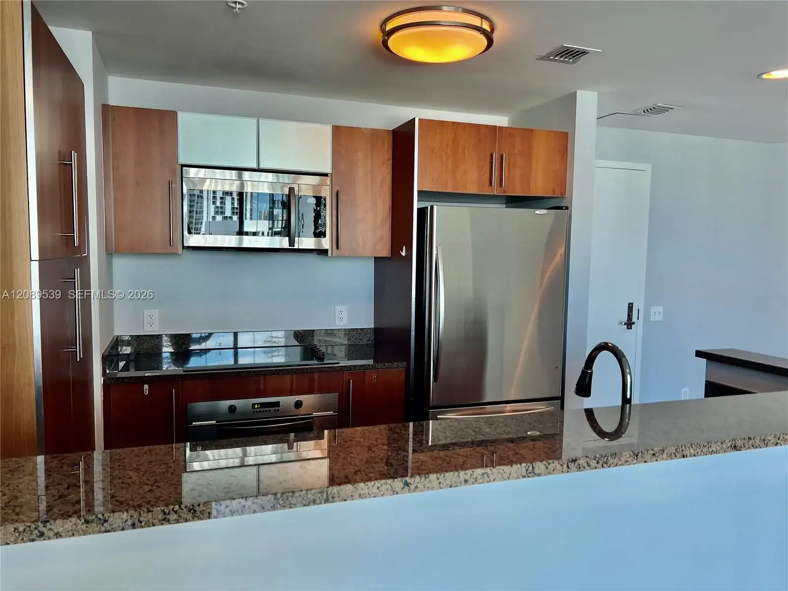 300 S Biscayne Blvd # 2705, Miami FL 33131 photo 3