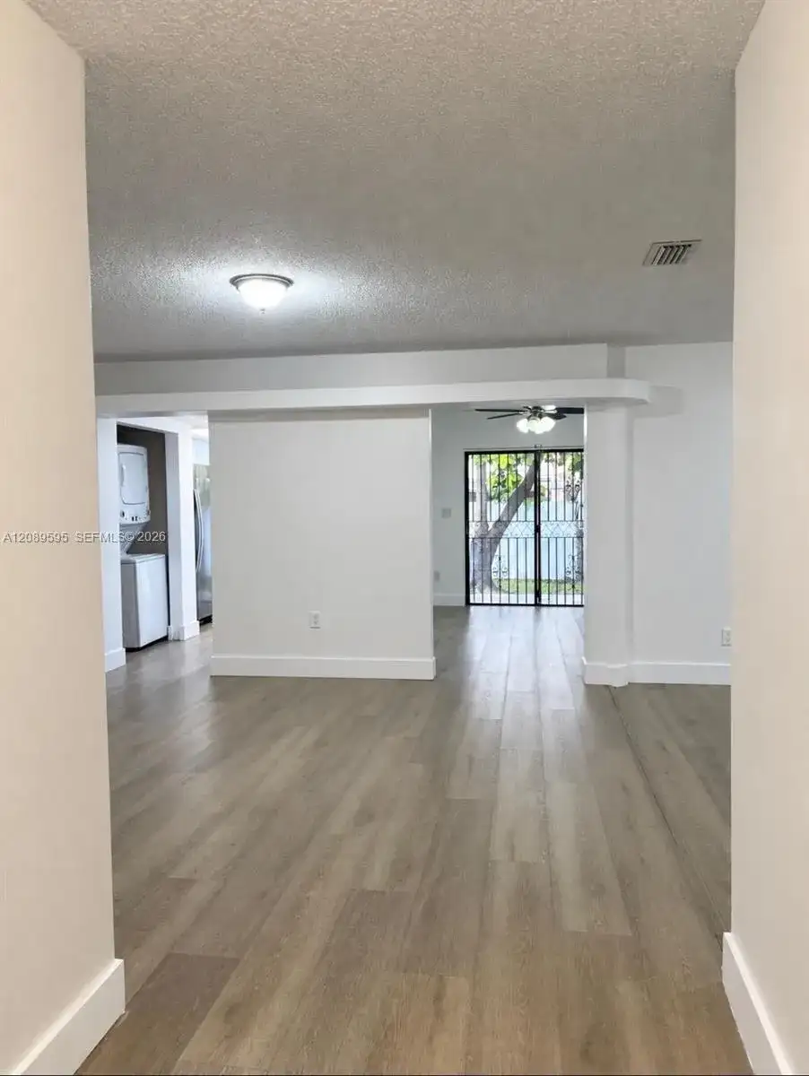 1400 W 39th Pl # 1400, Hialeah FL 33012 photo 3