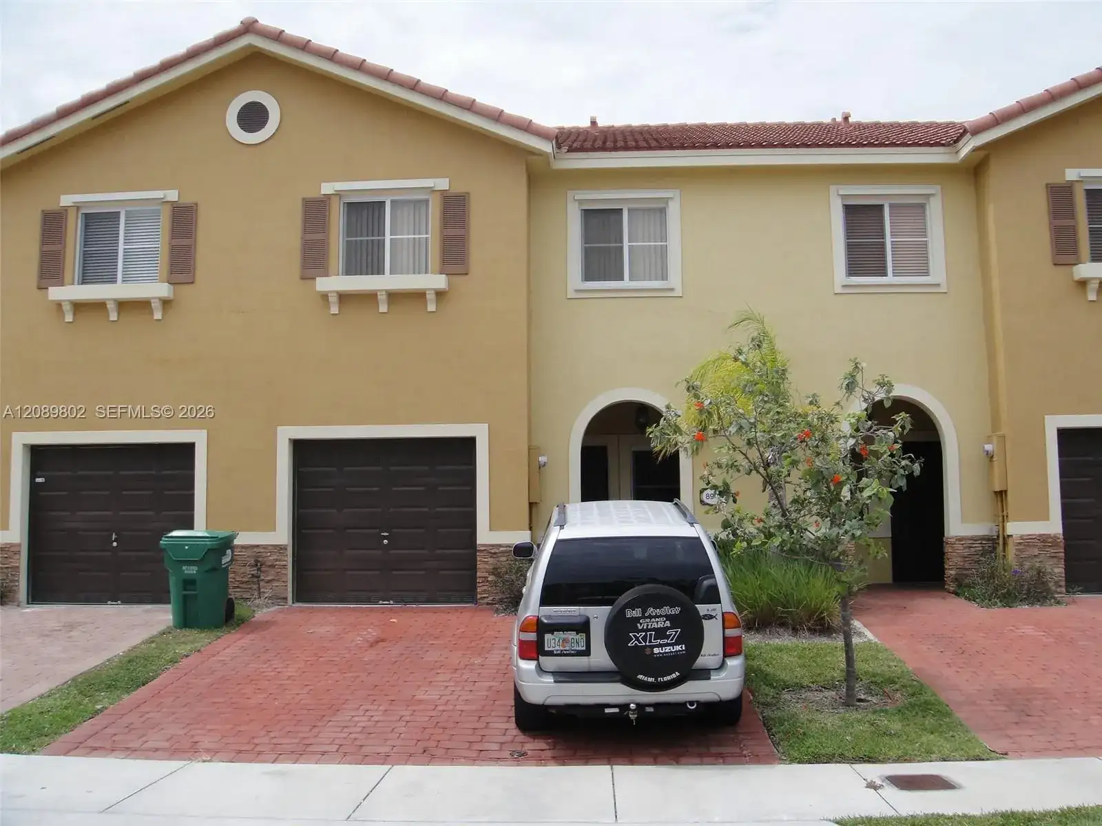 8907 SW 220th St, Cutler Bay FL 33190 photo 2