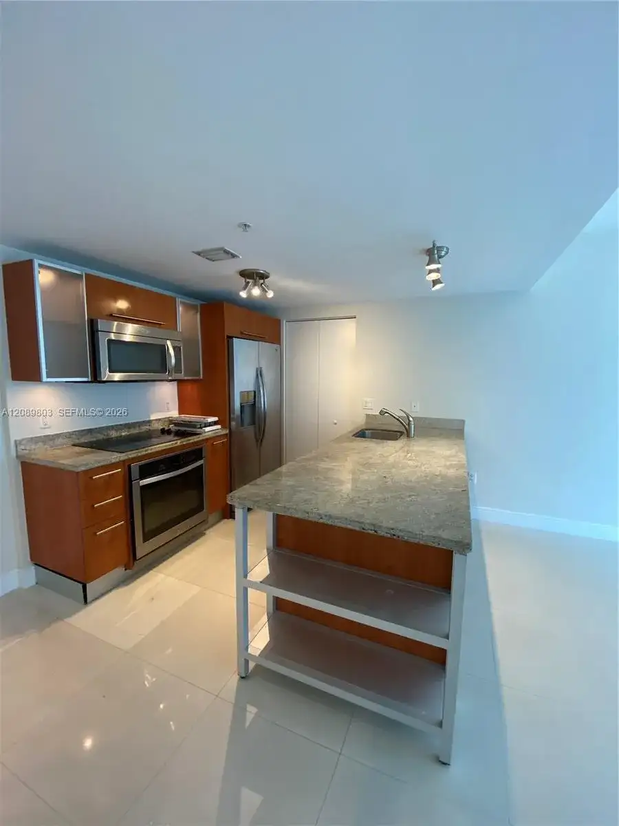 185 SW 7 ST # 2610, Miami FL 33130 photo 2