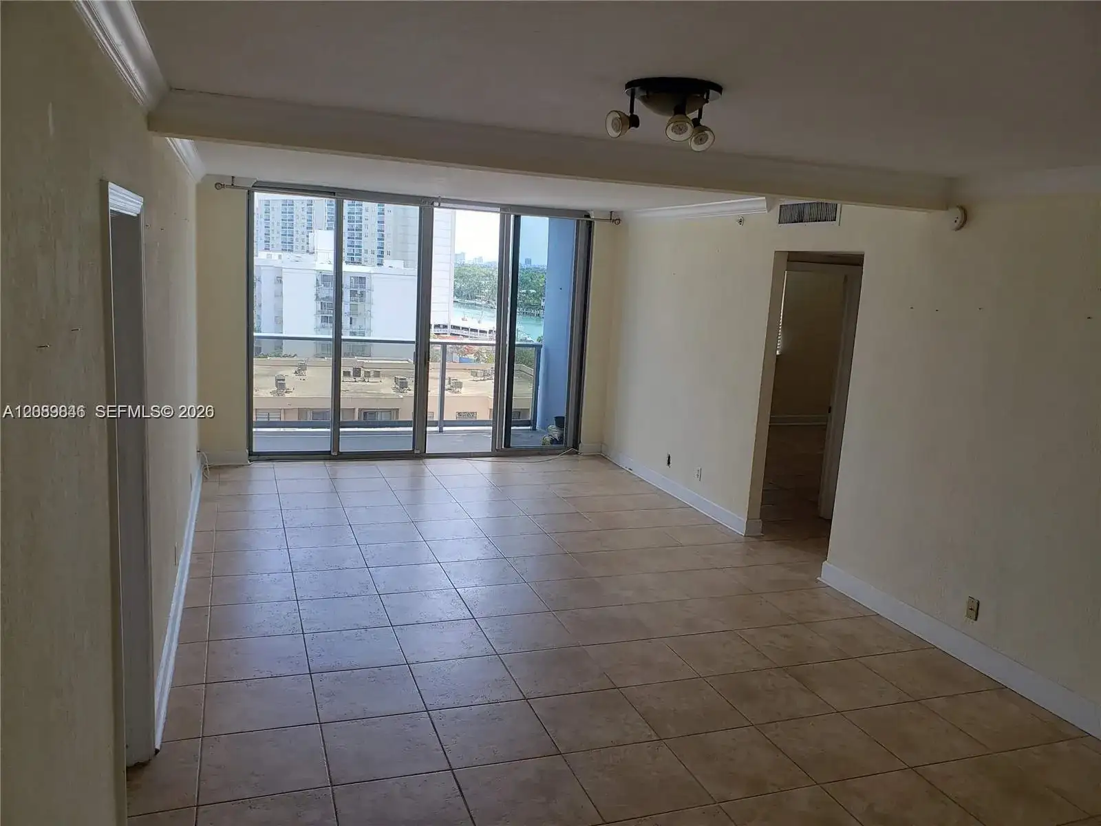 401 69th St # 900, Miami Beach FL 33141 photo 4