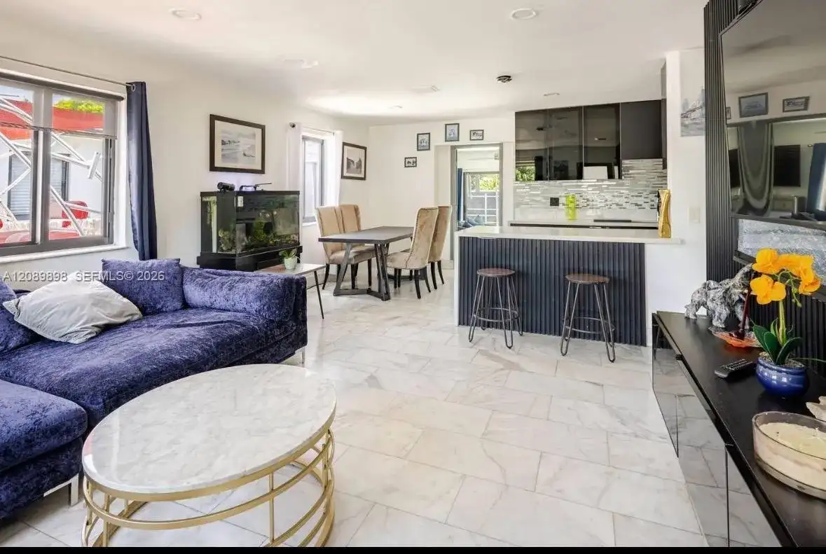 961 NE 155th Ter, North Miami Beach FL 33162 photo 2