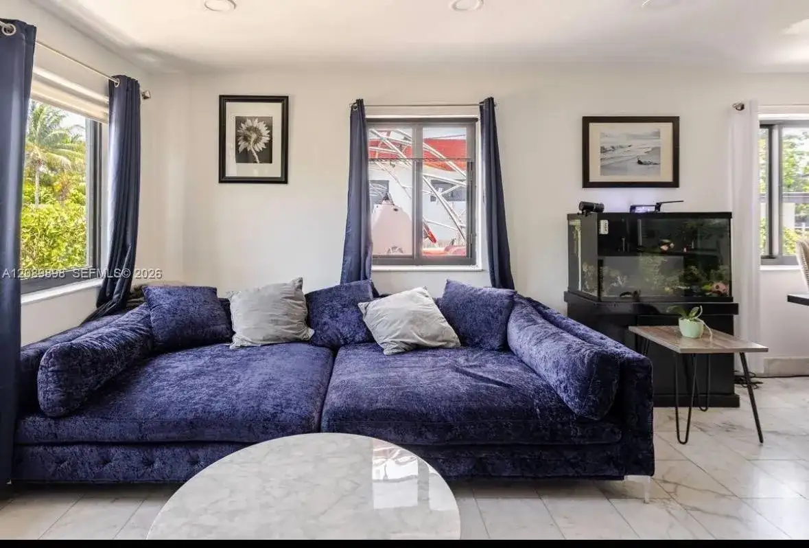 961 NE 155th Ter, North Miami Beach FL 33162 photo 3