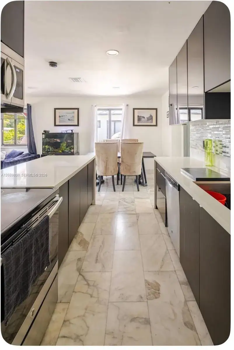 961 NE 155th Ter, North Miami Beach FL 33162 photo 5