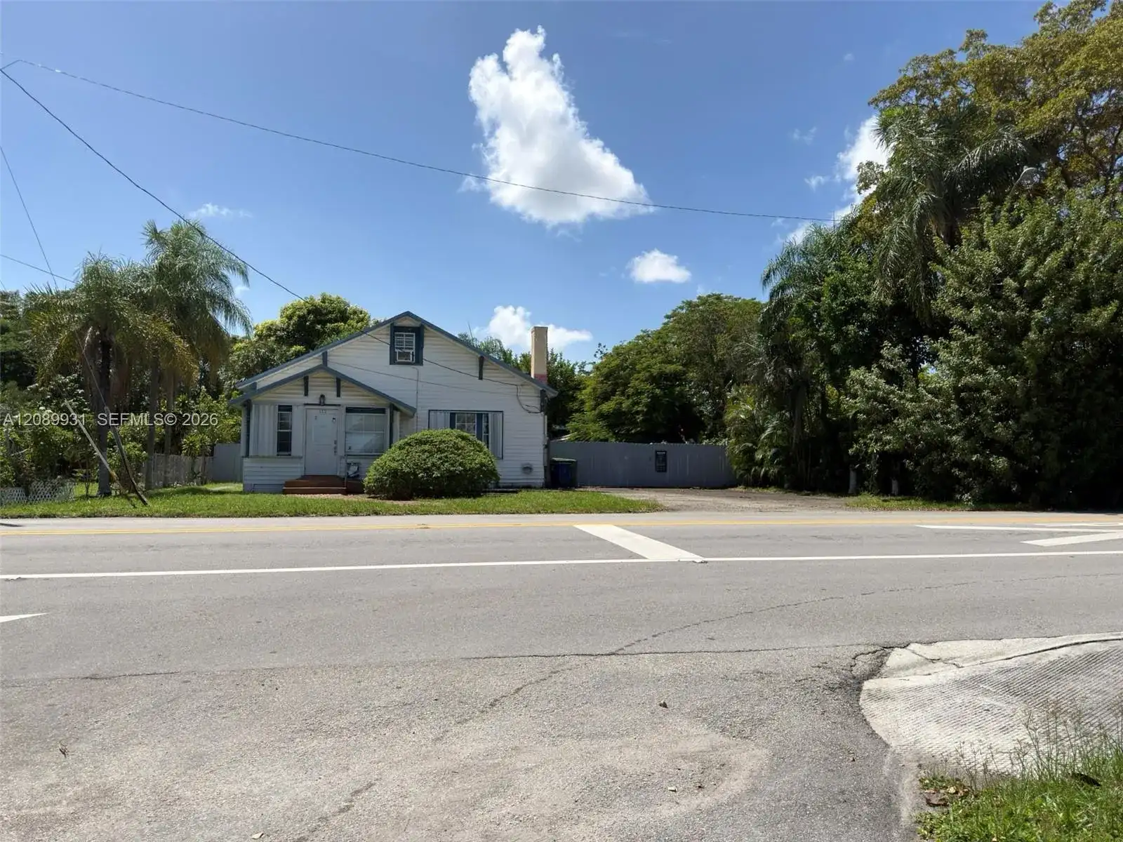 112 SE 3rd St, Hallandale Beach FL 33009 photo 4