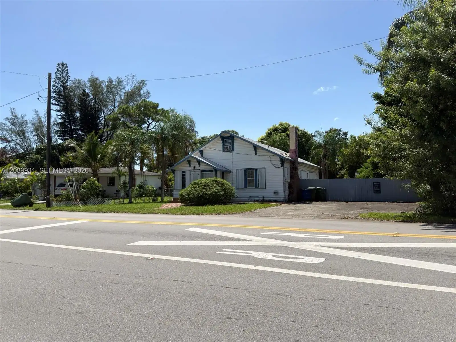 112 SE 3rd St, Hallandale Beach FL 33009 photo 5