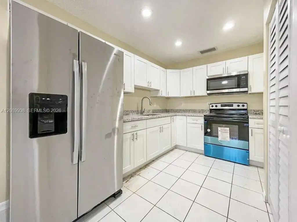 873 SW 10th St, Florida City FL 33034 photo 3
