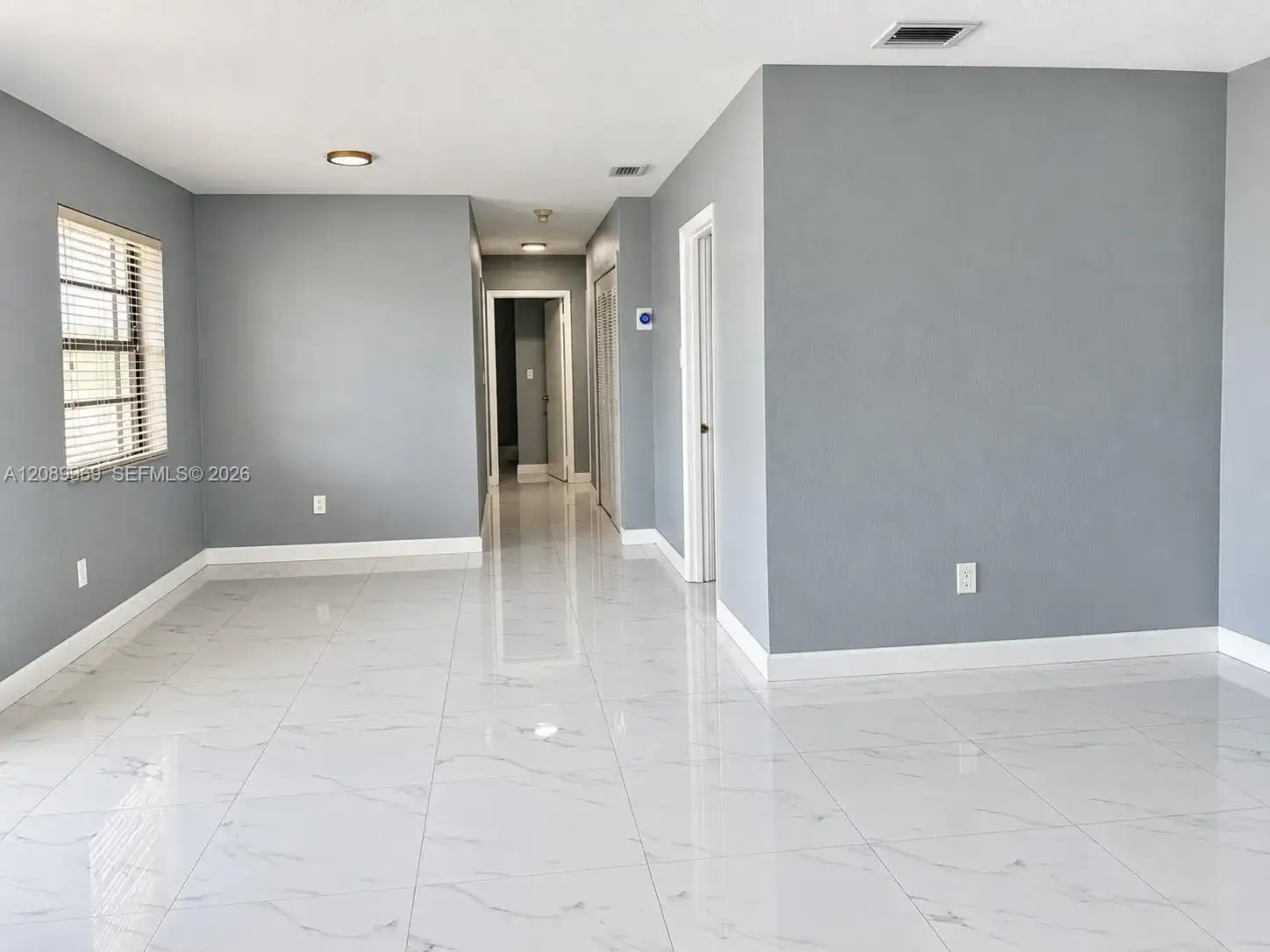 18310 NW 85th Ave, Hialeah FL 33015 photo 2