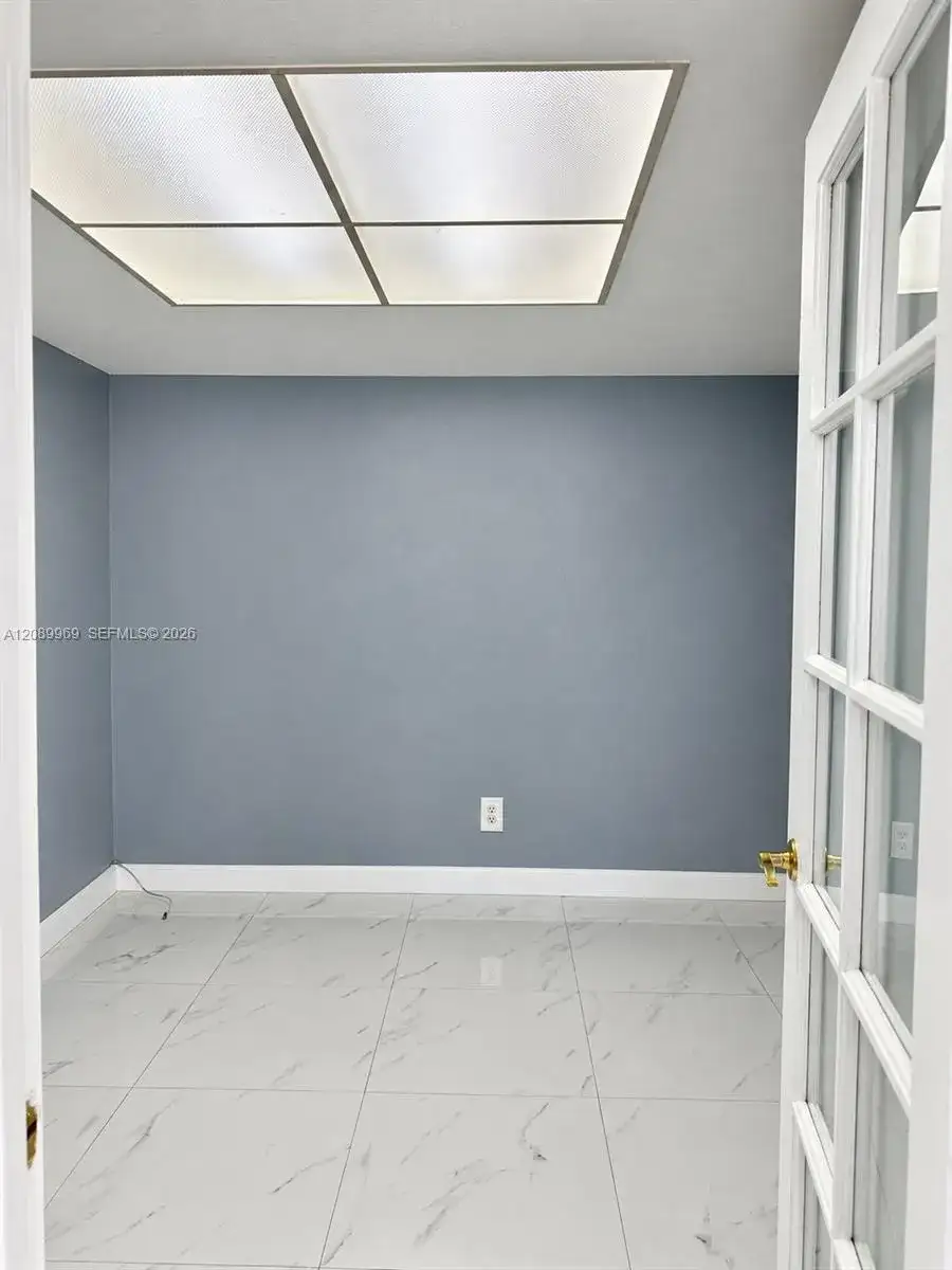 18310 NW 85th Ave, Hialeah FL 33015 photo 3