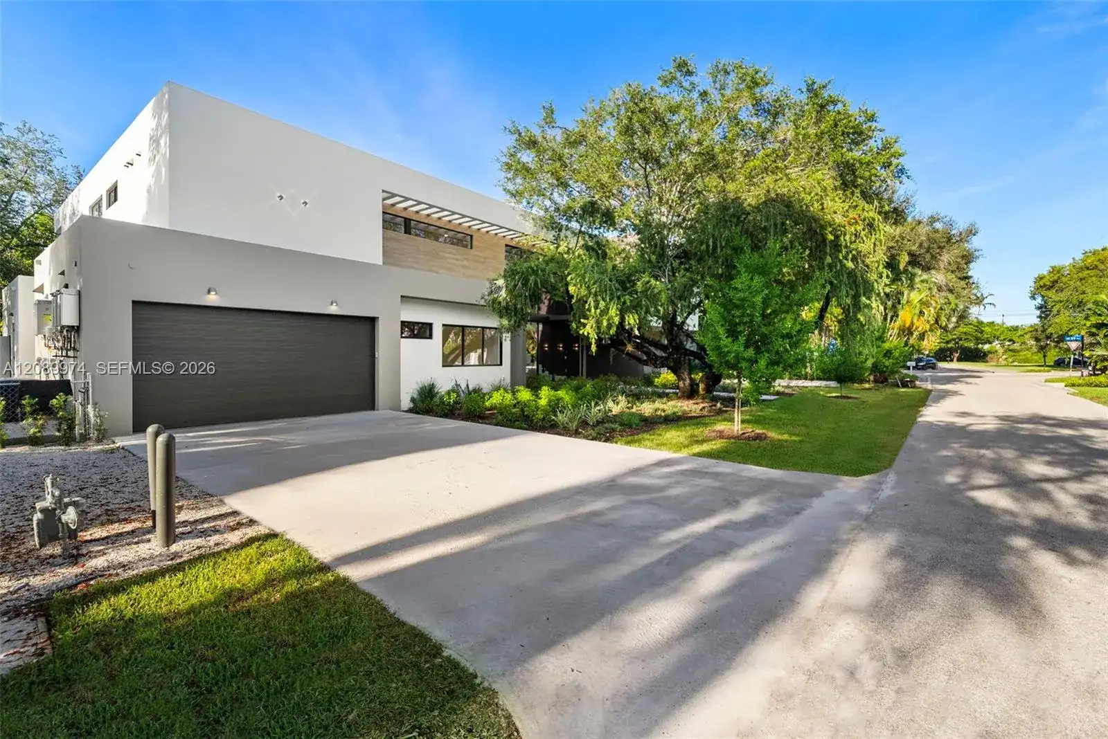 5921 SW 84th St, South Miami FL 33143 photo 3