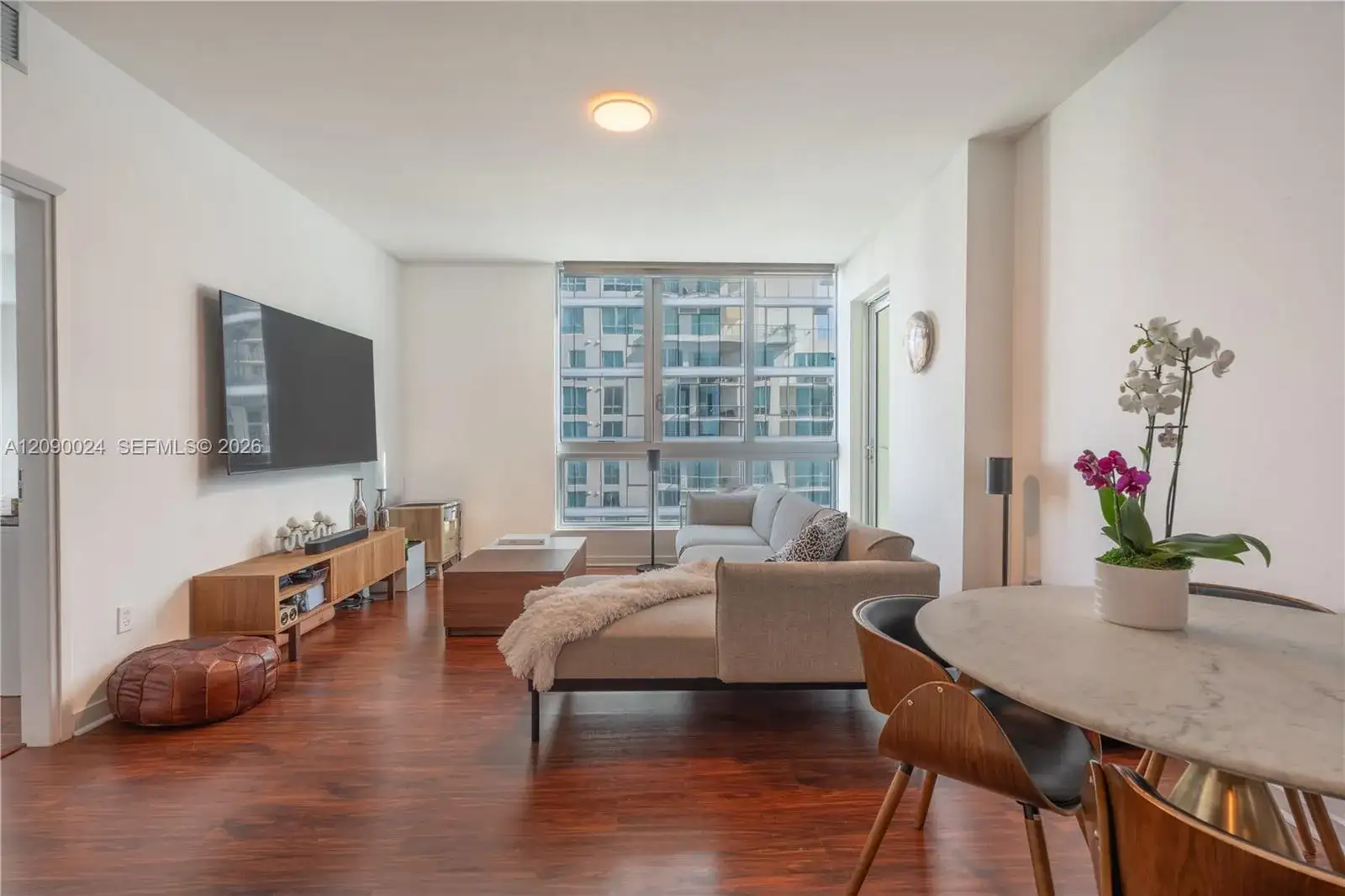 300 S Biscayne Blvd # 3504, Miami FL 33131 photo 2