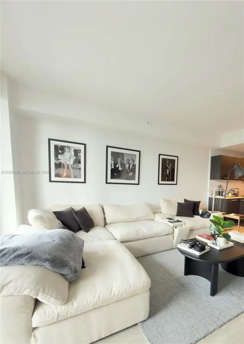 55 SW 9th St # 3505, Miami FL 33130 photo 3