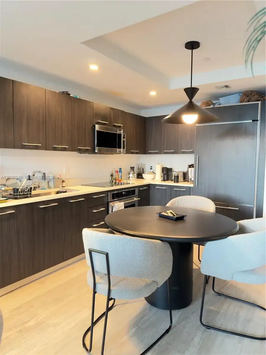 55 SW 9th St # 3505, Miami FL 33130 photo 4