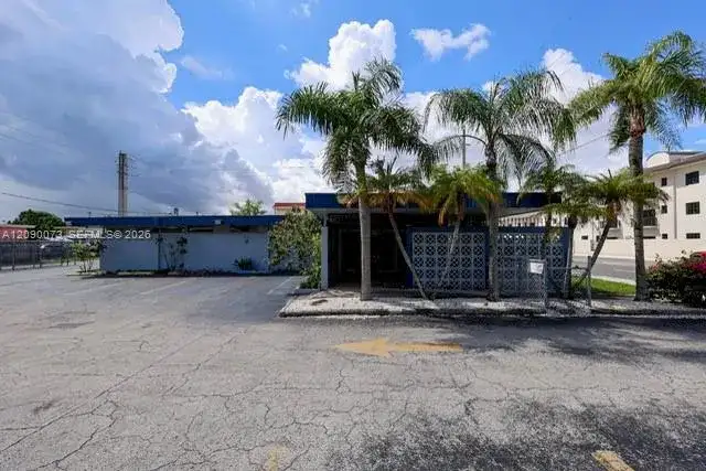 2825 E 4th Ave, Hialeah FL 33013 photo 2