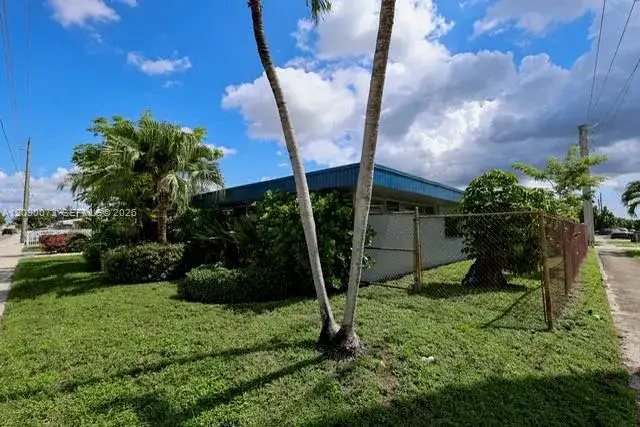 2825 E 4th Ave, Hialeah FL 33013 photo 3