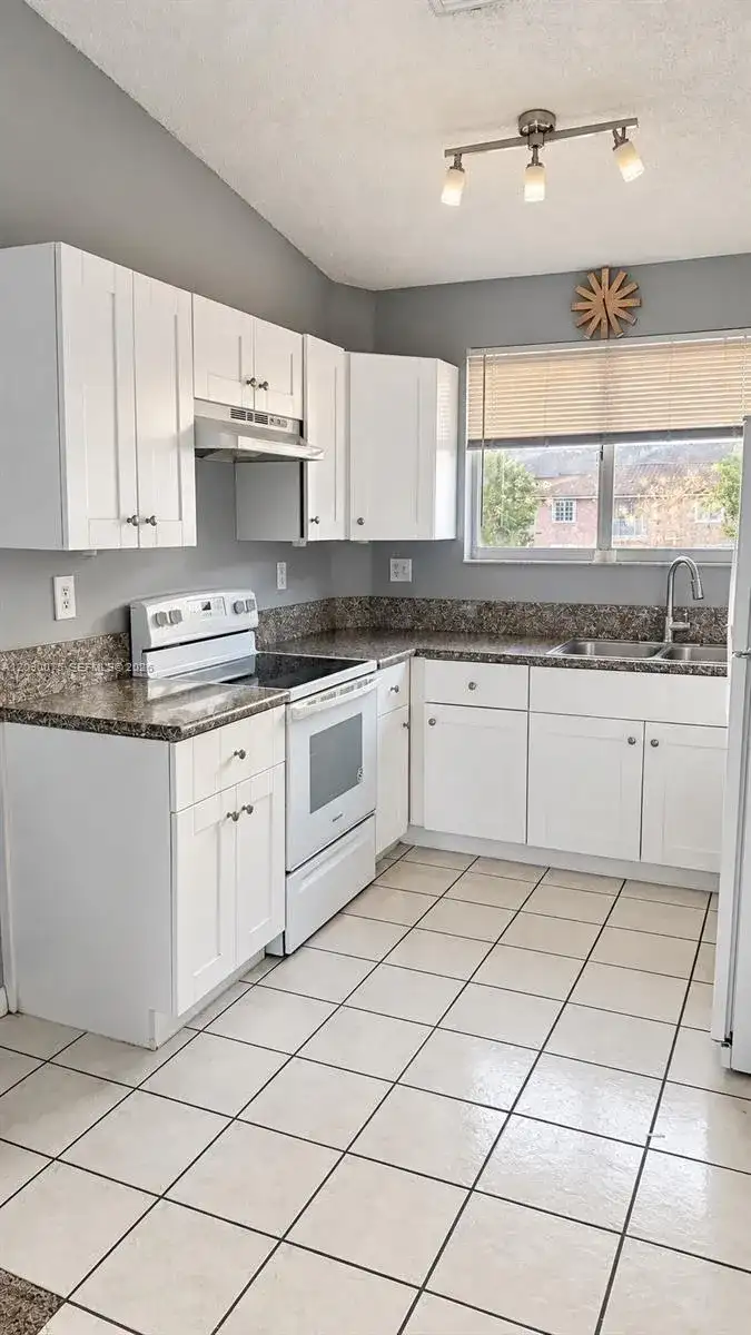 5800 W 18th Ln # 205, Hialeah FL 33012 photo 2