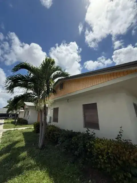 615-619 NW 11th Ave, Fort Lauderdale FL 33311 photo 4