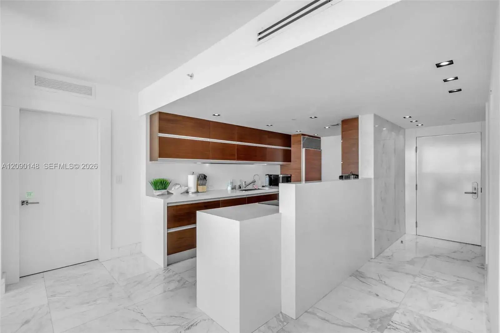 6801 Collins Ave, Miami Beach FL 33141 photo 3
