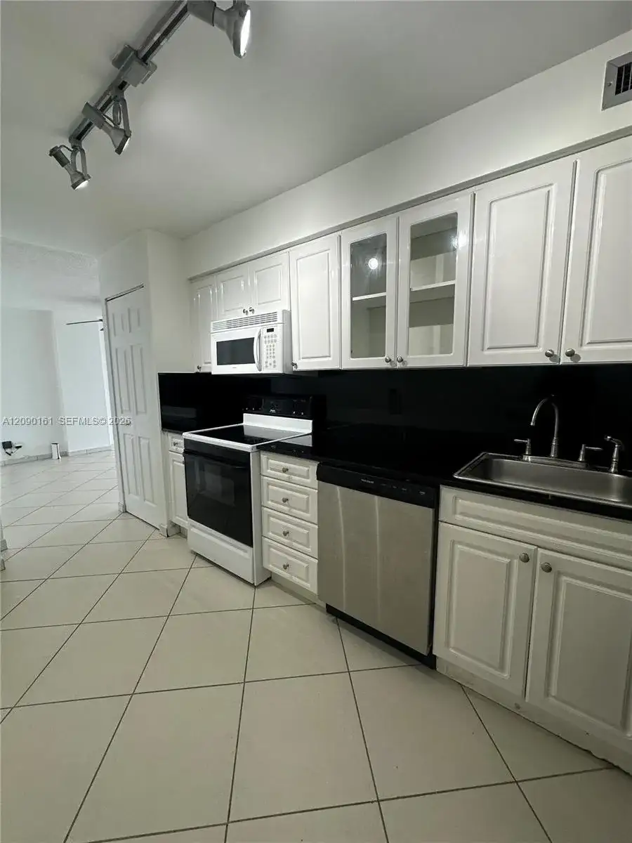 6770 Indian Creek Dr # 7S, Miami Beach FL 33141 photo 2