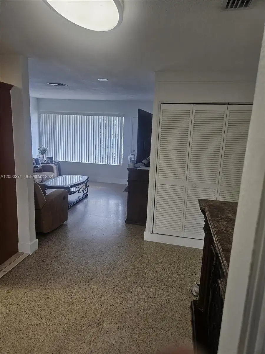 5318 W 4th Ln, Hialeah FL 33012 photo 3