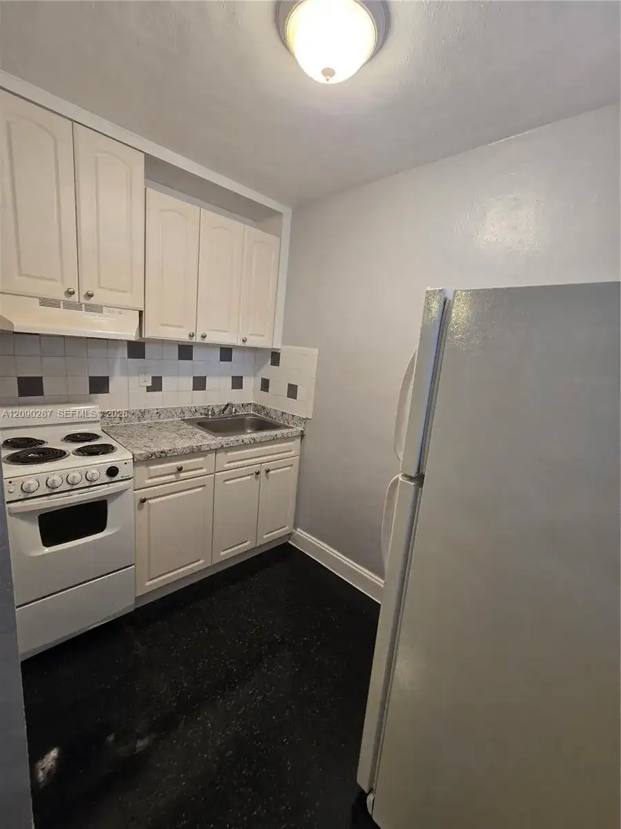 1520 NW 61st St # 8, Miami FL 33142 photo 2
