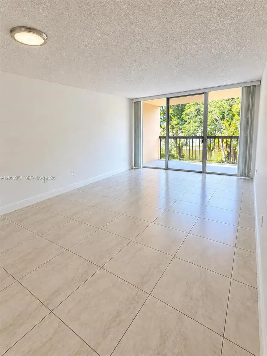 10975 SW 107th St # 313, Miami FL 33176 photo 4